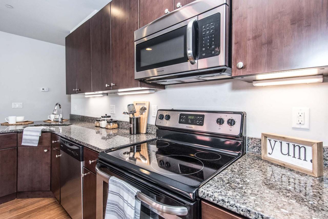 1424 Fairmount Avenue - Photo 7 of 37