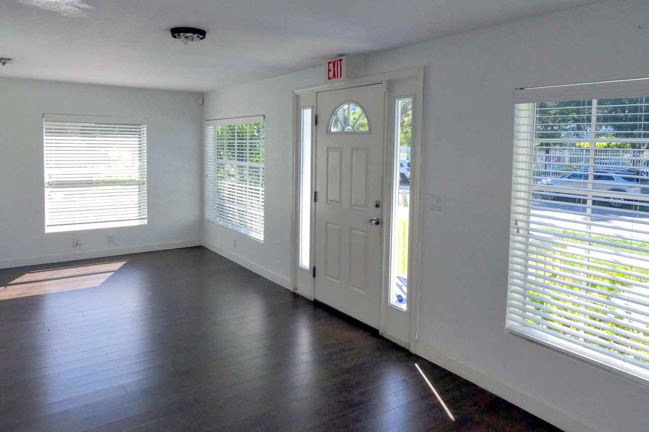 1815 Hough St - Photo 2 of 18