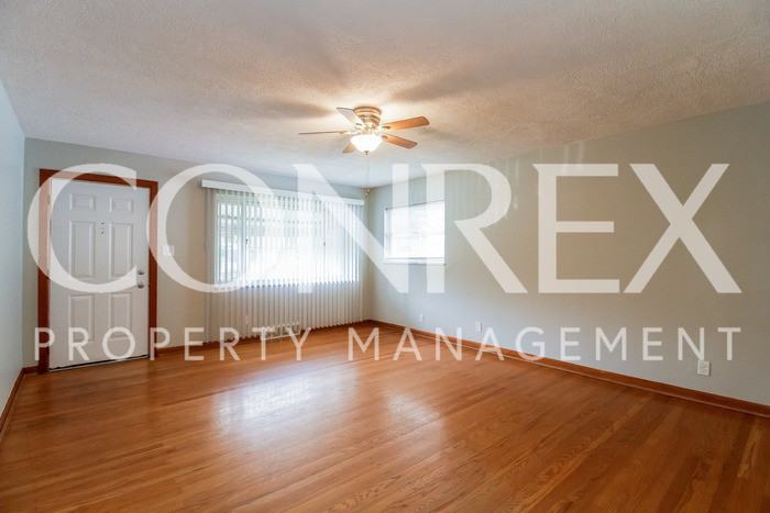 112 Goodridge Dr - Photo 3 of 10