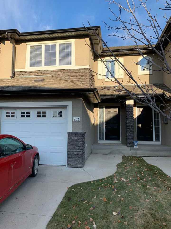 3 Bedroom Townhouse Condo in Stonebridge Apartments 410 Hunter Road