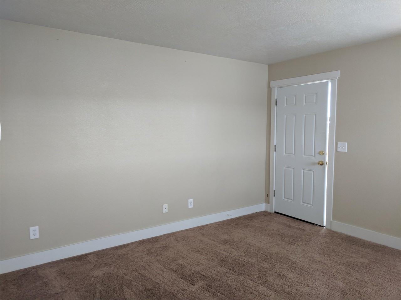 2 Big River Dr #2 - Photo 4 of 10