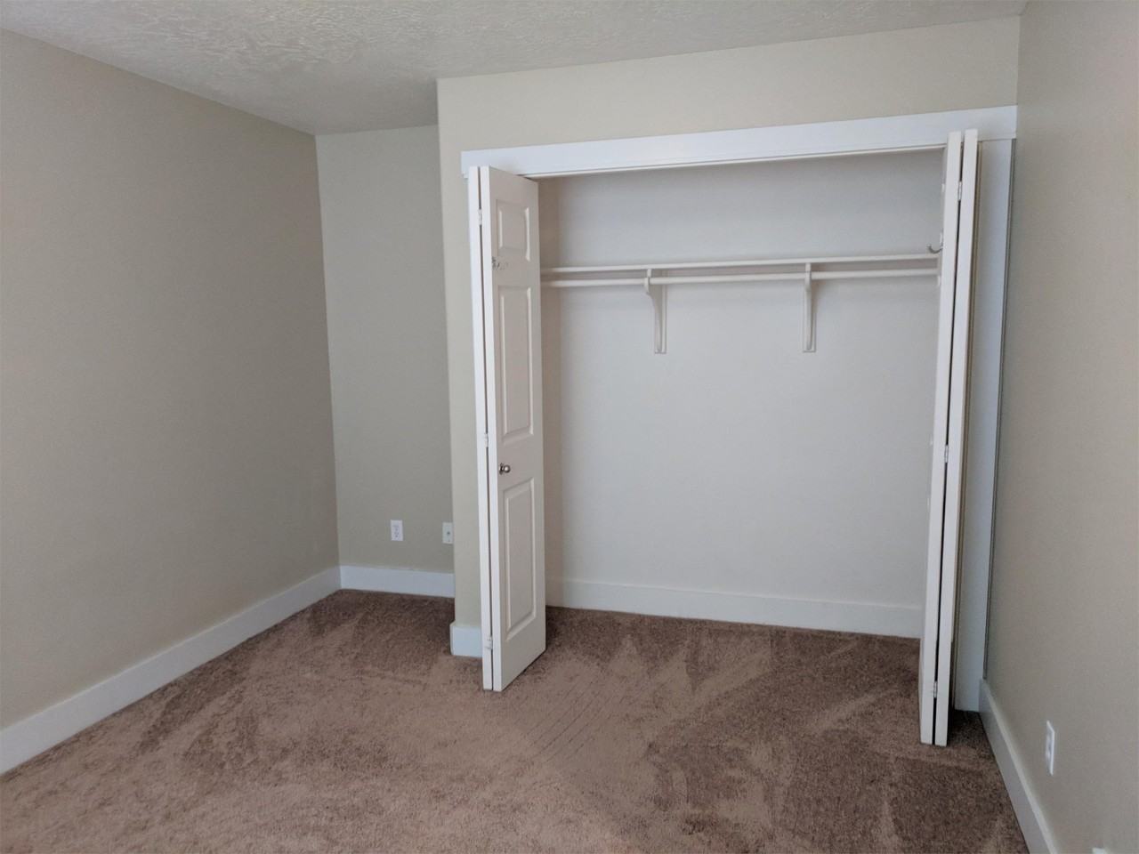 2 Big River Dr #2 - Photo 5 of 10