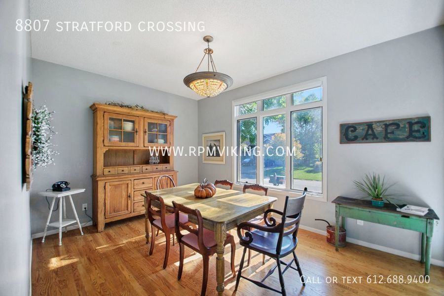 8807 Stratford Xing - Photo 2 of 34
