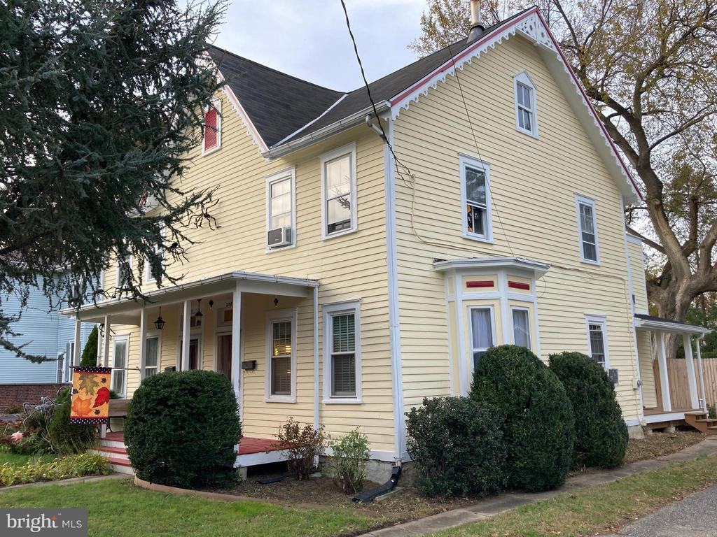 208 Morrison Ave - Photo 2 of 15