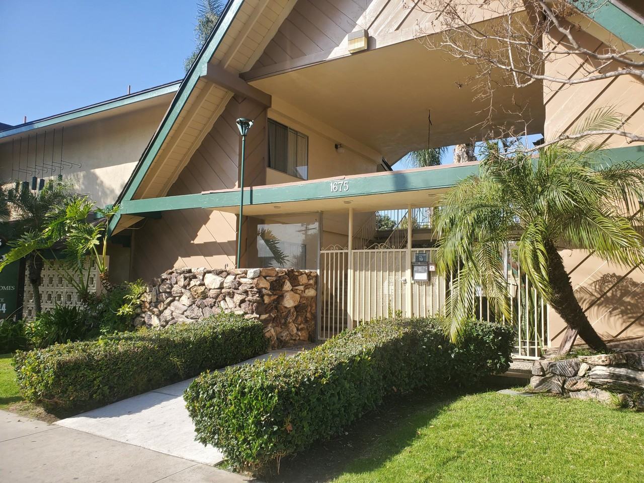 Pampas Lane Apartments - Photo 3 of 16