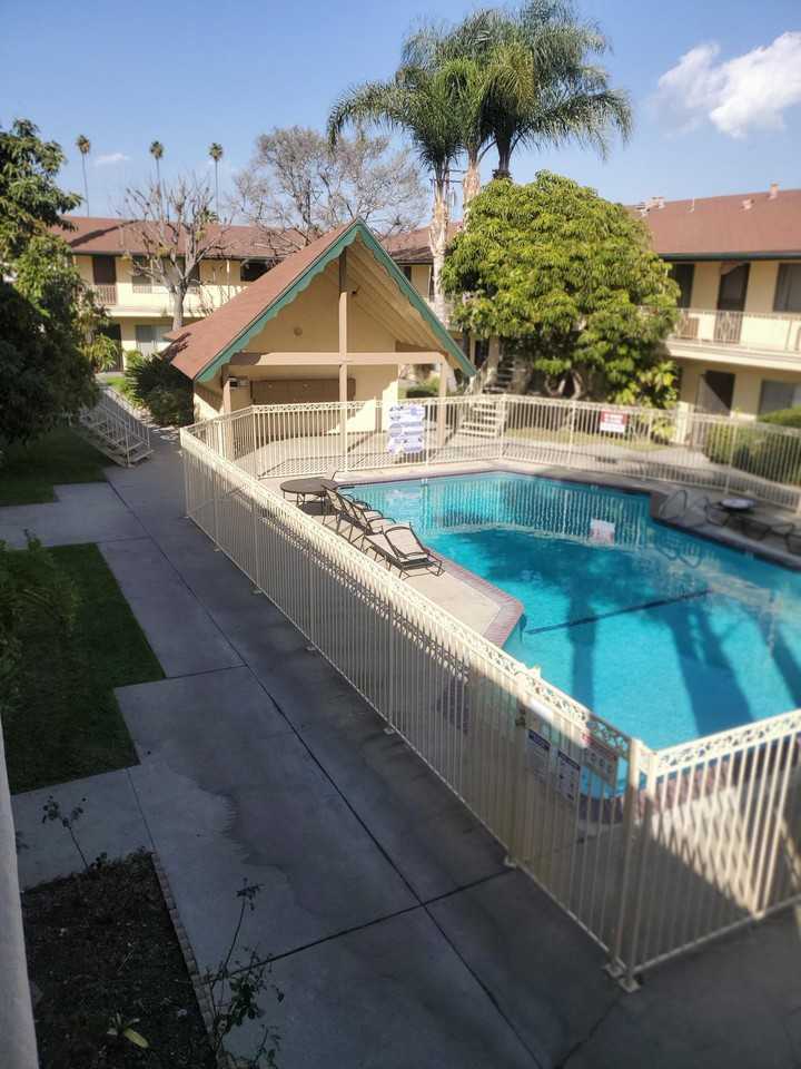 Pampas Lane Apartments - Photo 6 of 16