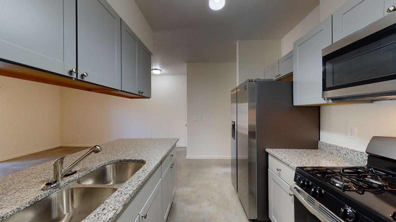 87107 B-2 - Photo 2 of 20