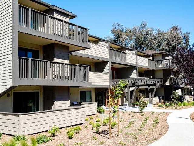 900 E Hillsdale Blvd - Photo 5 of 34