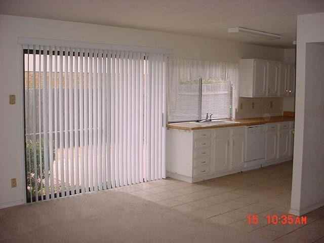 933 Longhorn Dr - Photo 2 of 7