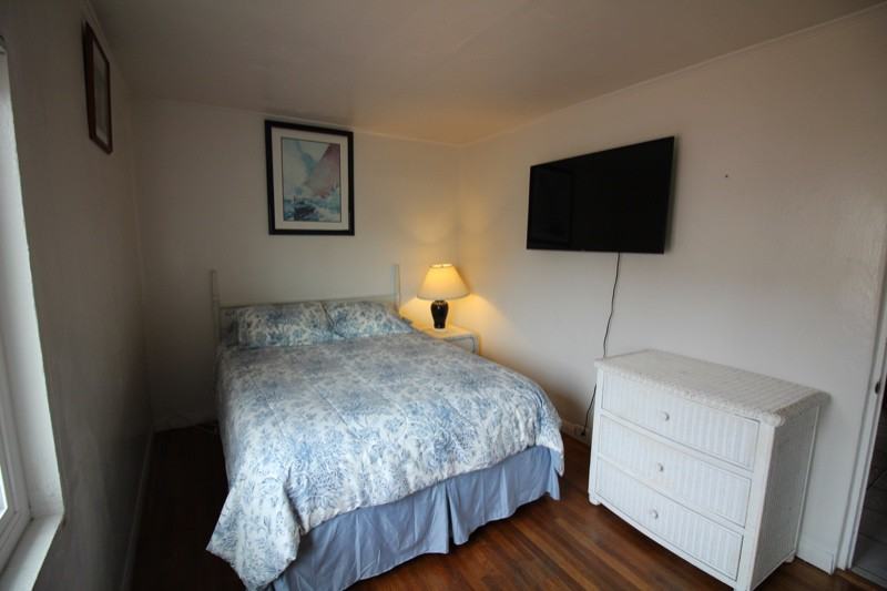 820 Island Ct - Photo 6 of 48