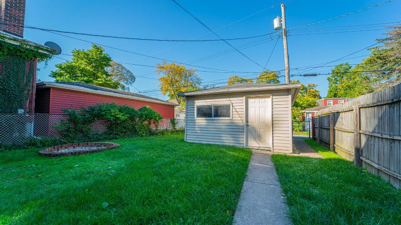 8148 Highland Pl - Photo 3 of 19