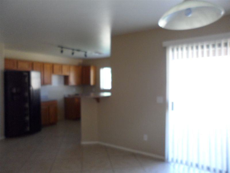 8102 W Gibson Ln - Photo 3 of 19