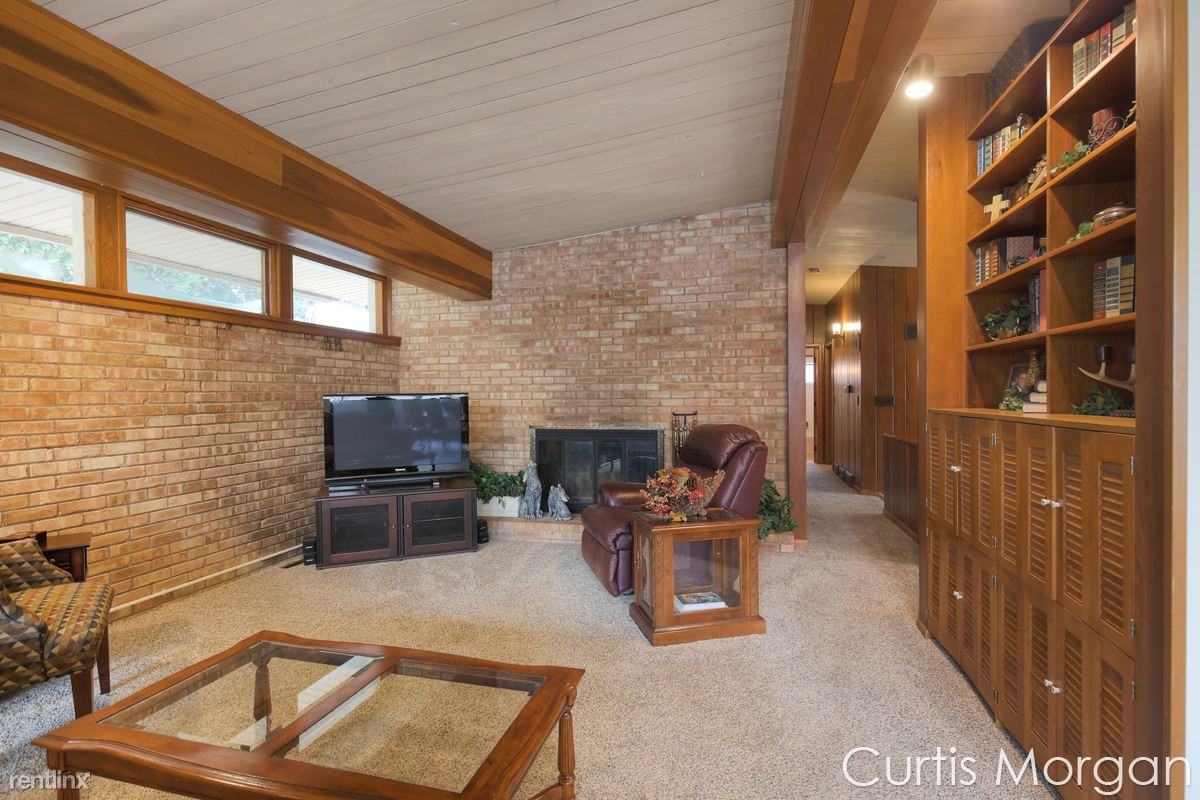 1500 Blythe Ct Nw - Photo 2 of 17