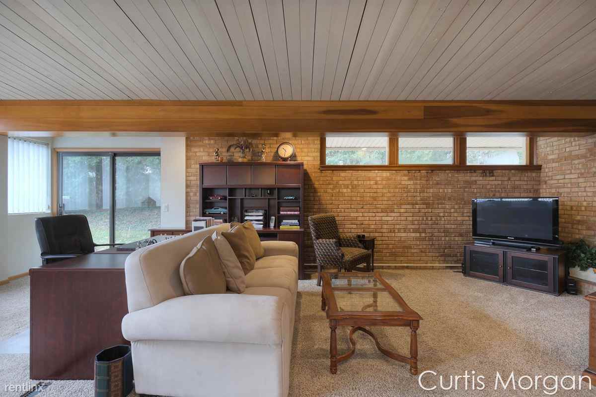 1500 Blythe Ct Nw - Photo 3 of 17