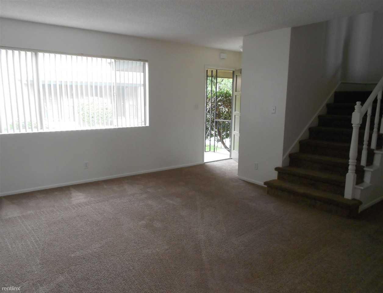 Country Club Townhomes Apartments 2508 Oswell St, Bakersfield, CA