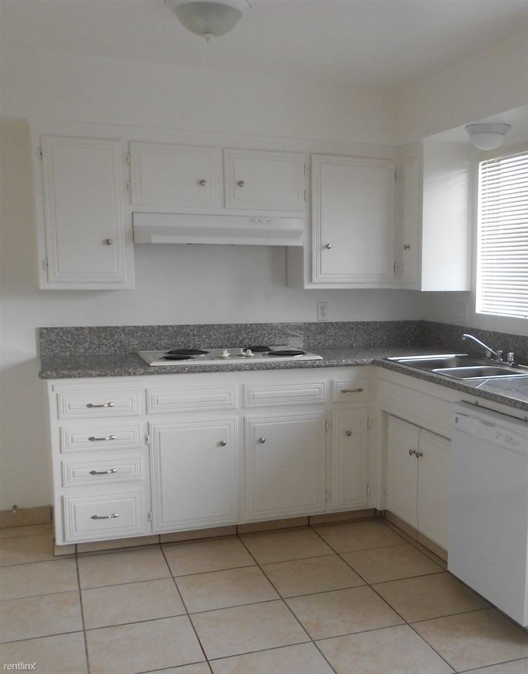 Country Club Townhomes Apartments 2508 Oswell St, Bakersfield, CA