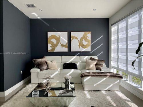 6328 Nw 105th Pl - Photo 3 of 8