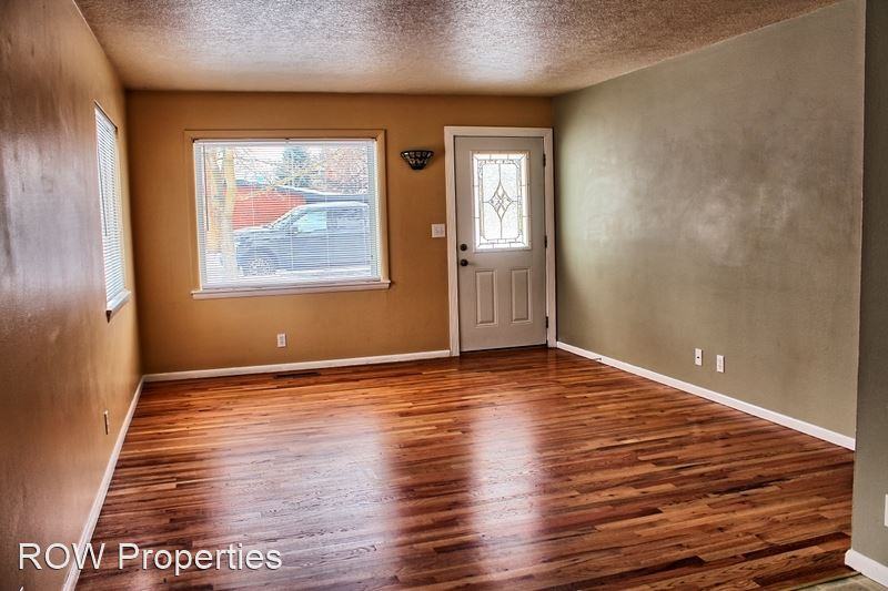 2602 W Regan Ave - Photo 3 of 7