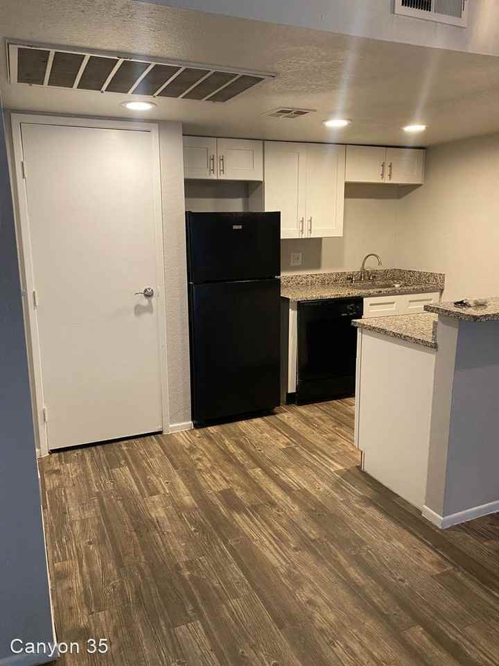 Canyon 35 - Photo 2 of 41