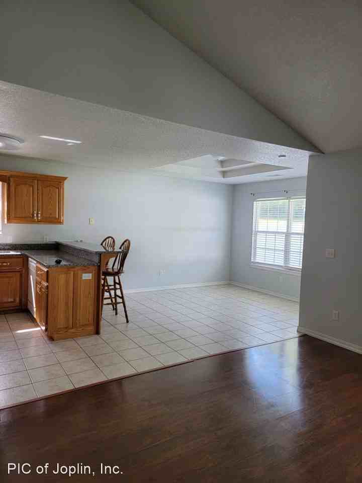 Country Club Duplex - 2104 Country Club Drive - Photo 3 of 6
