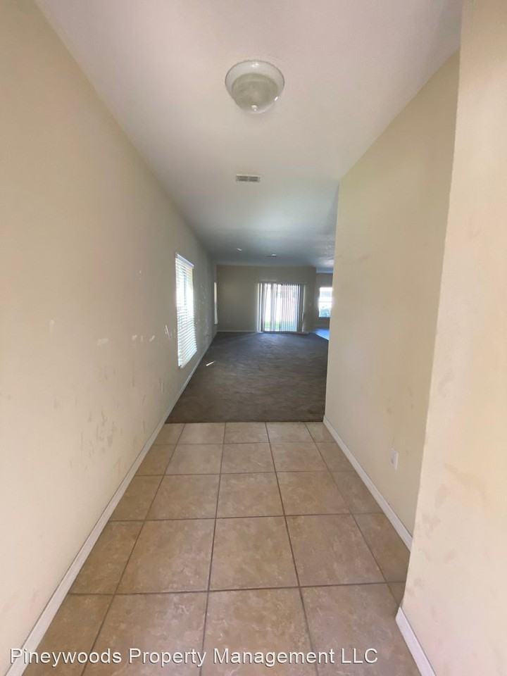 2719 Garden Falls Dr - Photo 2 of 24