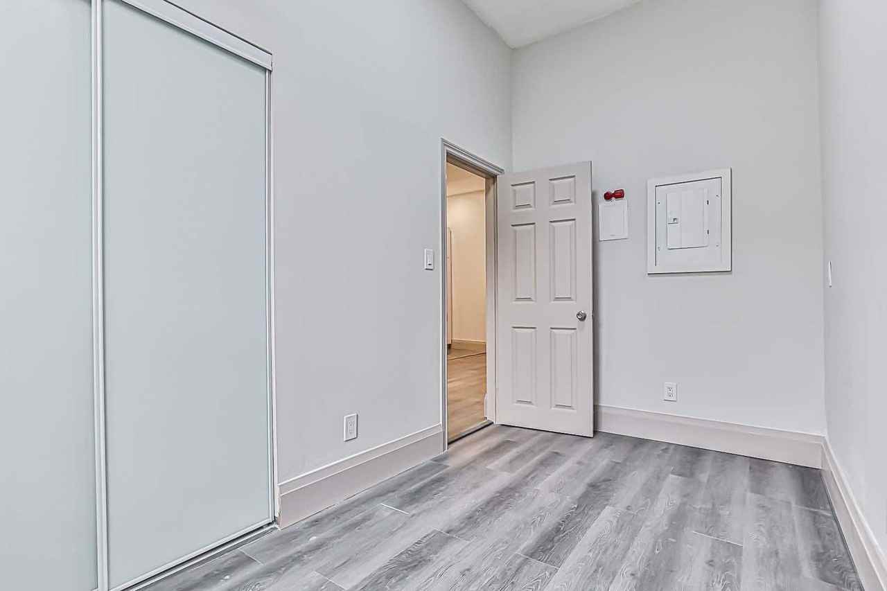 442 Queen St W - Photo 3 of 20