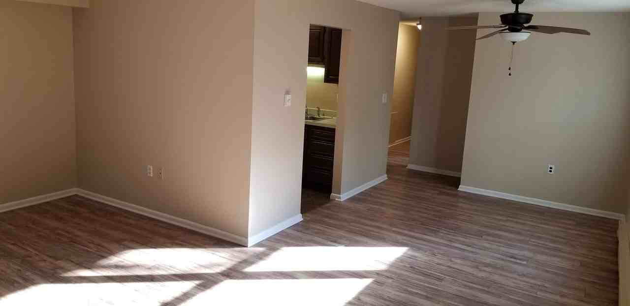 Summit Apartments On Hocker Drive - Photo 3 of 11