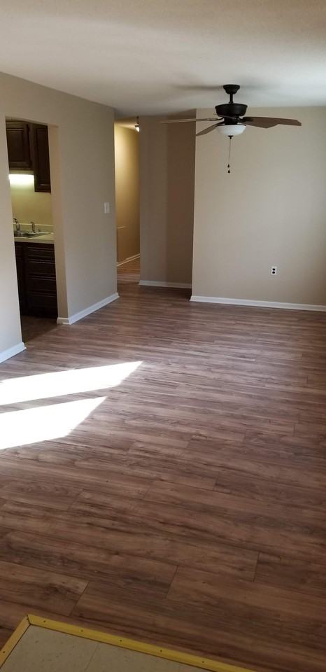 Summit Apartments On Hocker Drive - Photo 2 of 11