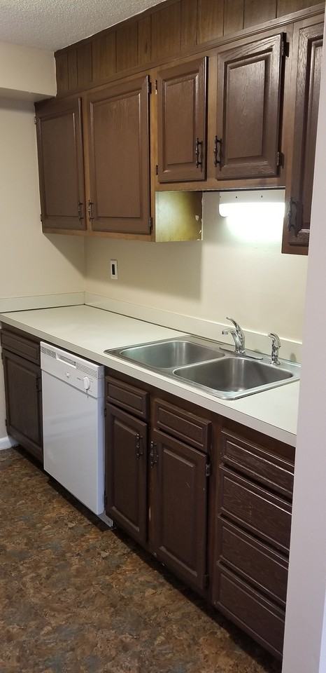 Summit Apartments On Hocker Drive - Photo 7 of 11