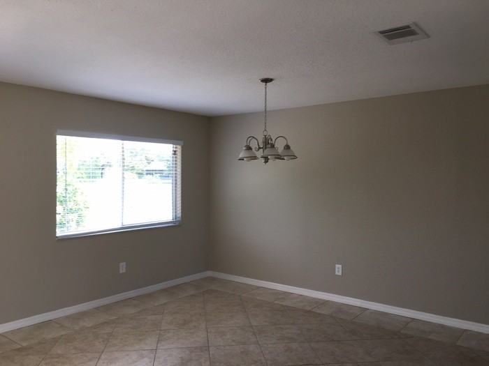 3218 Montclair Cir - Photo 3 of 14