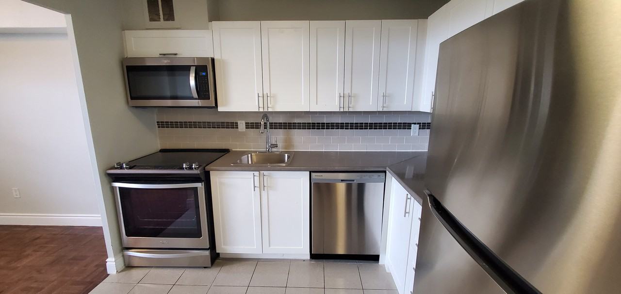 2250 Homelands Drive #801 - Photo 3 of 21