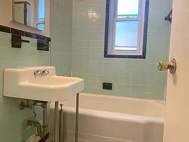585 Mclean Ave #1G - Photo 2 of 9