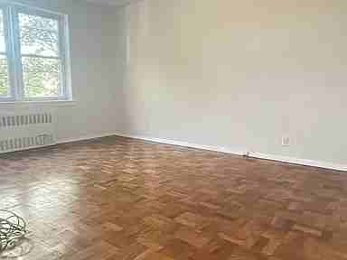 585 Mclean Ave #1G - Photo 3 of 9