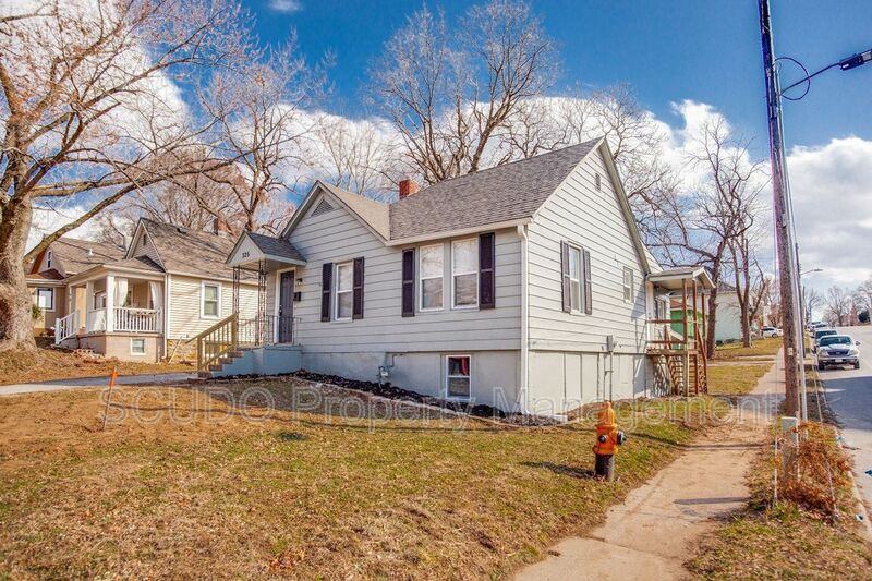 325 W College St - Photo 3 of 21