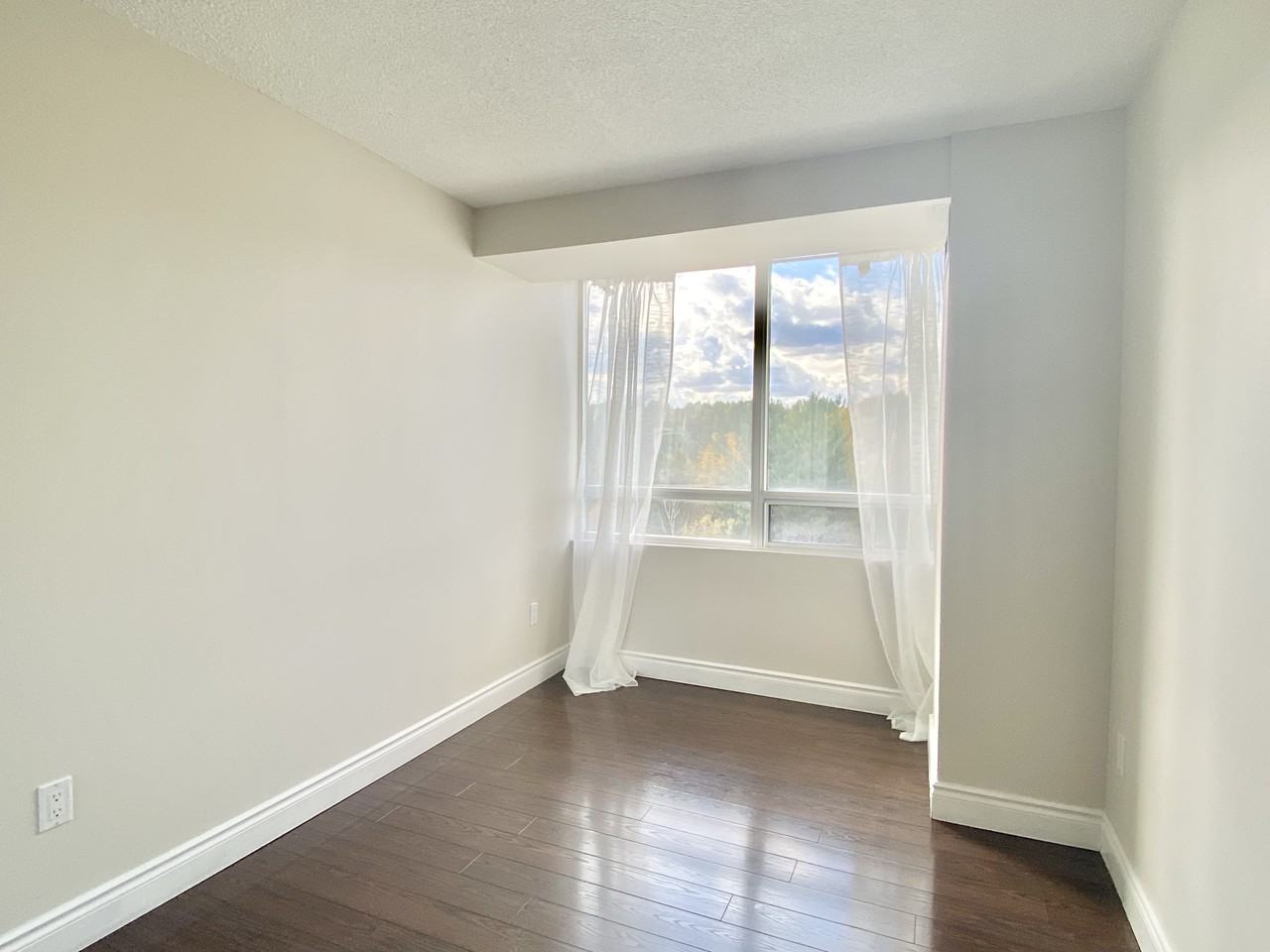 Mapledale Condominimum - Photo 3 of 10