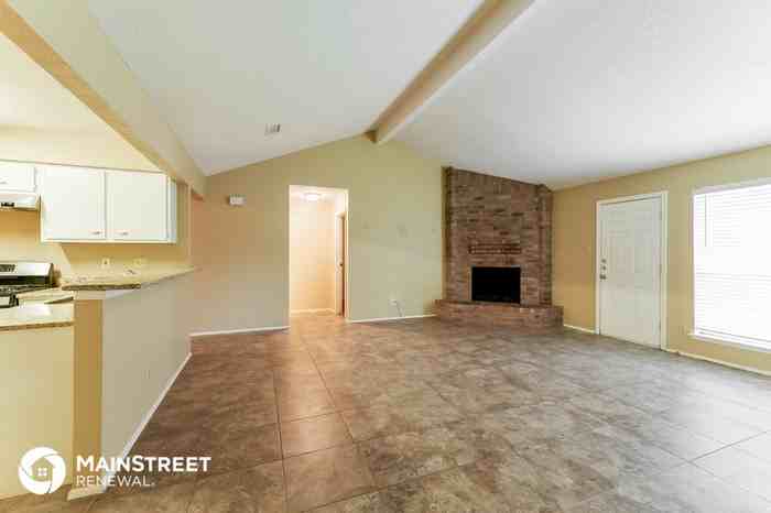 9415 Charterlawn Cir - Photo 3 of 16