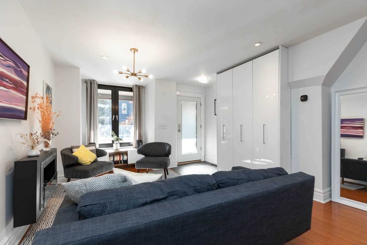 44 Wright Avenue - Photo 3 of 30