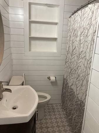 1463 Brookbank Ave #1 - Photo 5 of 11