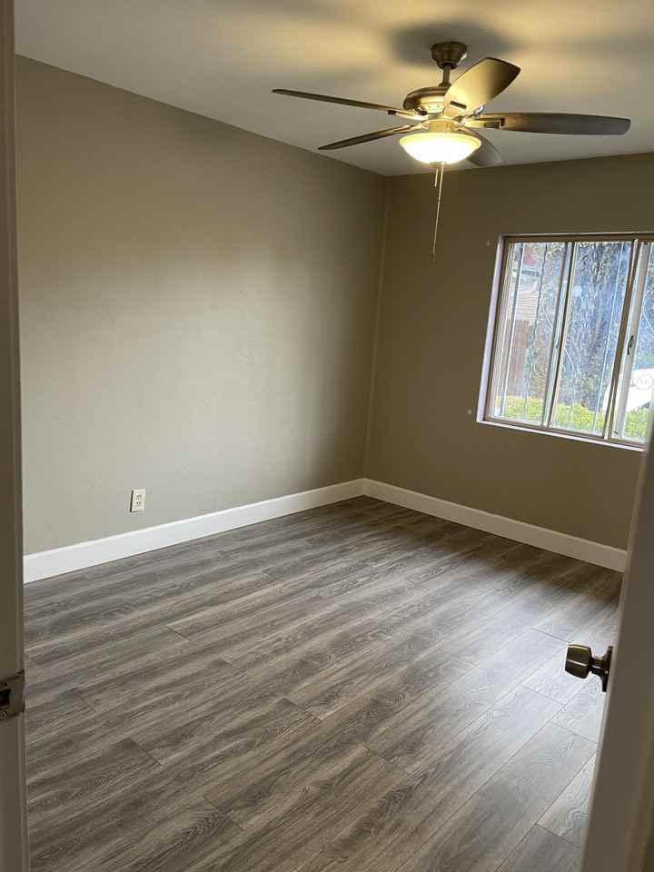 2828 Virginia St Ne #1 - Photo 3 of 34