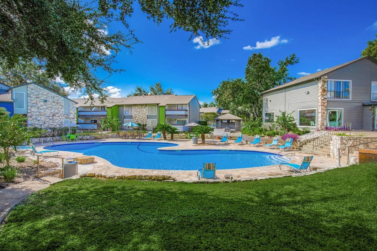 z111122The Escapade Apartments 7600 Blanco Rd, San Antonio, TX