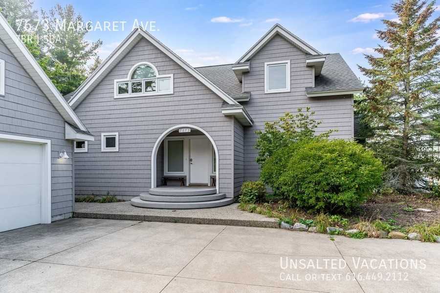 7673 Margaret Ave - Photo 2 of 16