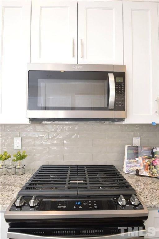 118 Philips Square - Photo 4 of 34