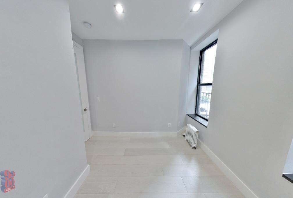 336 E 18th St #B4 - Photo 7 of 7