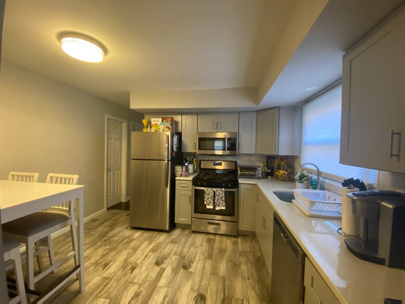 287 Lamport Blvd #1 - Photo 3 of 8