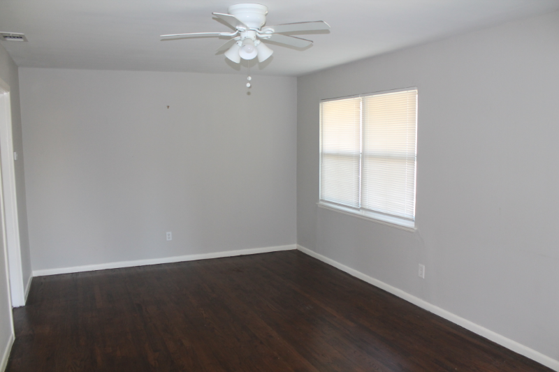 1817 N Nursery Rd - Photo 2 of 11