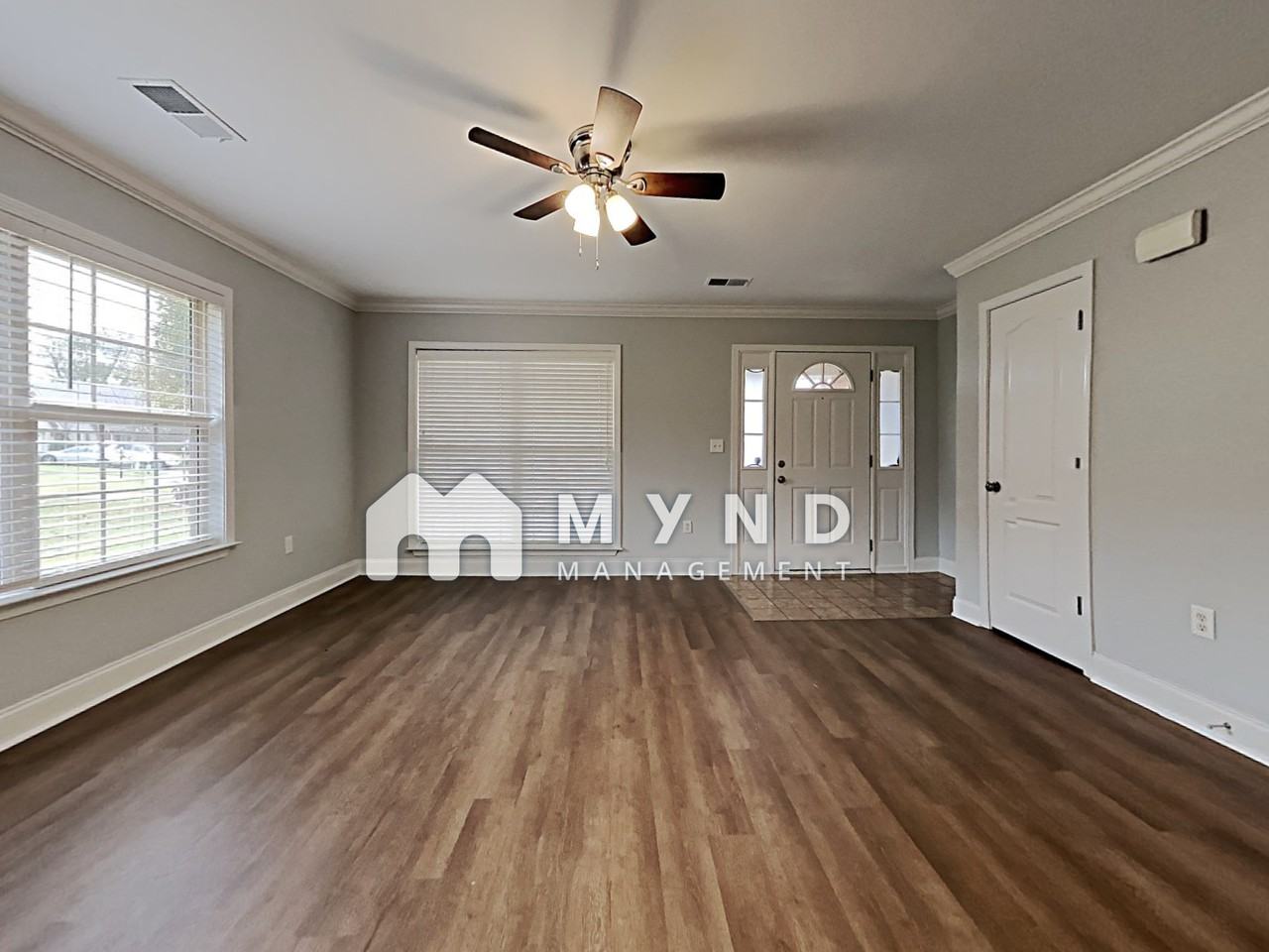 2086 Edgewood Dr - Photo 2 of 21