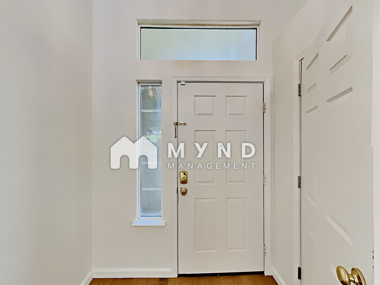 36298 Crystal Springs Dr - Photo 2 of 44