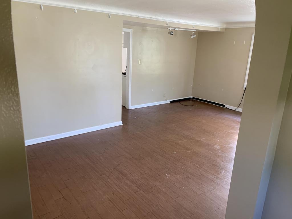 4198 Eastway Rd - Photo 2 of 13
