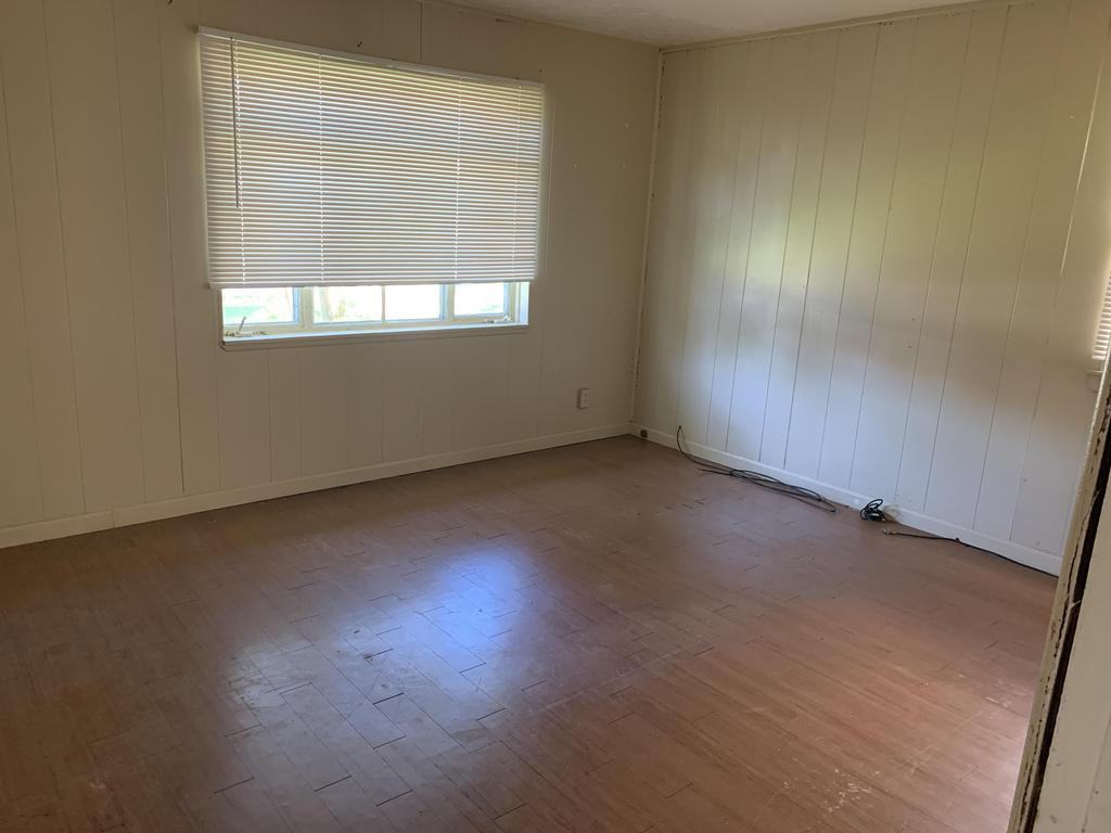 4198 Eastway Rd - Photo 3 of 13