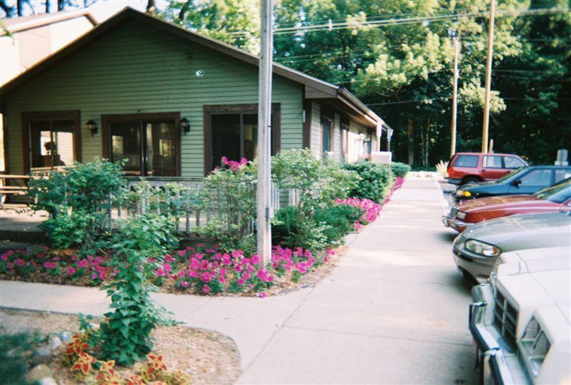 Maple Glen Apartments - Photo 2 of 18